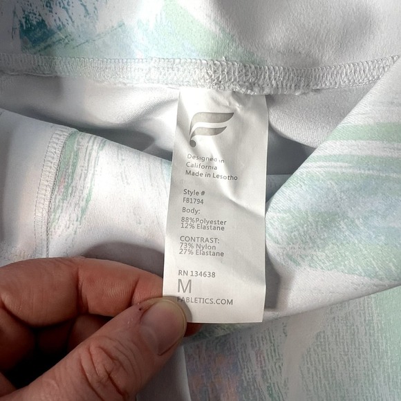Fabletics High Waisted White & Pastel 7/8 Leggings Athletic MEDIUM - Picture 4 of 4